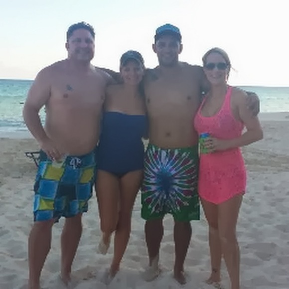 Meet your Posher, Kalani - Picture 1 of 1